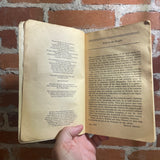 Eichmann In Jerusalem: A Report on the Banality of Evil - Hannah Arendt - 1976 Penguin Books Revised and Enlarged Edition Paperback