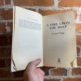 A Fire Upon the Deep - Vernor Vinge - 1995 Millennium Paperback