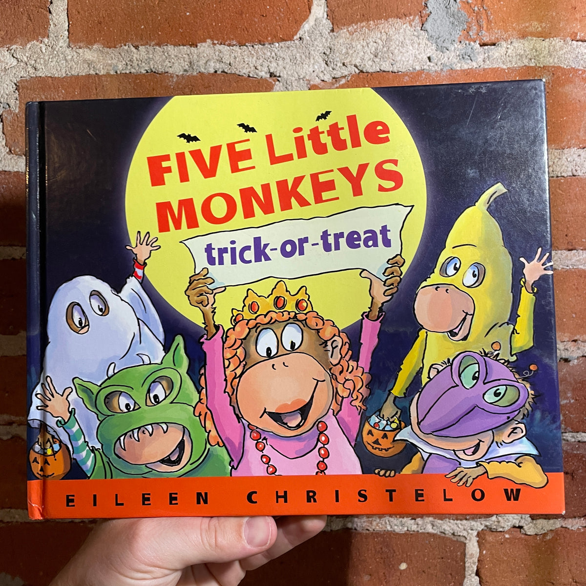 Five Little Monkeys: Trick Or Treat - Eileen Christelow - 2013
