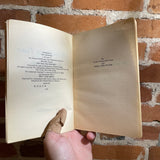 A Wrinkle in Time - Madeleine L'Engle 1973 Dell Publishing vintage paperback