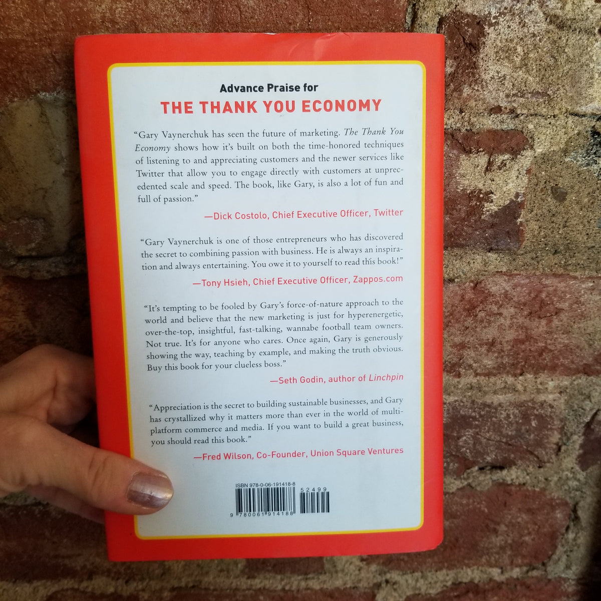 The Thank You Economy - Gary Vaynerchuk (2011 Harper Collins Hardback) –  Postmarked from the Stars