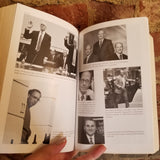 Too Big to Fail: The Inside Story of How Wall Street and Washington Fought to Save the Financial System--and Themselves - Andrew Ross Sorkin (2010 Penguin Books paperback)