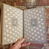 A Farewell to Arms - Ernest Hemingway - 1932 Modern Library vintage HB