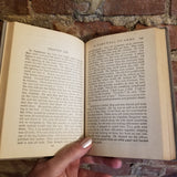 A Farewell to Arms - Ernest Hemingway - 1932 Modern Library vintage HB