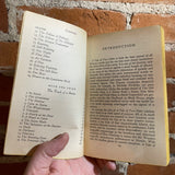 A Tale of Two Cities - Charles Dickens - 1963 Washington Square Press - Steve Weintraub Cover