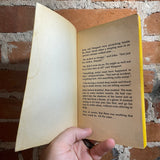 A Walk In The Woods - Mary Stewart - 1982 Fawcett Crest Books