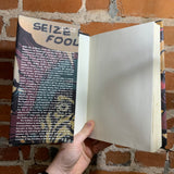 The Amazing Adventures of Kavalier & Clay - Michael Chabon (2000 First Edition Hardback)