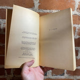 A Farewell to Arms - Ernest Hemingway - 1969 Charles Scribner's Sons vintage paperback