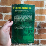 A Mile Beyond the Moon - C.M. Kornbluth - 1962 Macfadden Books Paperback