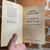 A Walk In The Woods - Mary Stewart - 1982 Fawcett Crest Books