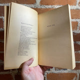 A Farewell to Arms - Ernest Hemingway - 1969 Charles Scribner's Sons vintage paperback