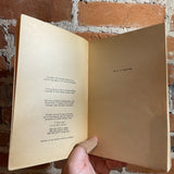 A Farewell to Arms - Ernest Hemingway - 1969 Charles Scribner's Sons paperback