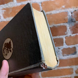 A Connecticut Yankee in King Arthur's Court - Mark Twain (Vintage 1917 Illustrated Hardcover Edition)