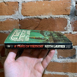 A Trace of Memory - Keith Laumer - 1984 Bob Layzell Cover