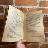 A Farewell to Arms - Ernest Hemingway - 1969 Charles Scribner's Sons paperback