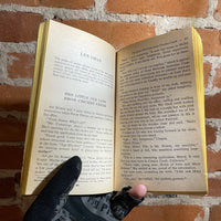 Quickie Thrillers: 25 Mini Mysteries - Edited by Arthur Liebman - 1977 Pocket Books Paperback