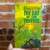 The Day of the Triffids - John Wyndham - Fawcett Crest Books Paperback - Richard Powers Cover