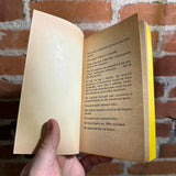 Flight 902 is Down - Hal Fishman & Barry Schiff - 1984 Fawcett Crest Paperback