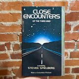 Close Encounters of the Third Kind - Steven Spielberg - 1977 Dell Books Paperback
