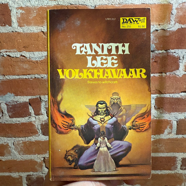 Volkhavaar - Tanith Lee - 1972 Daw Books Paperback - Michael Whelan Cover