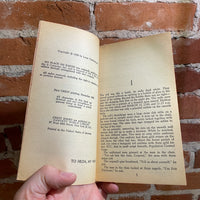 No Place on Earth - Louis Charbonneau - 1959 Crest Books Paperback