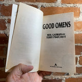 Good Omens - Neil Gaiman & Terry Pratchett - 1996 Ace Books Paperback - Michael Astrcahan Cover