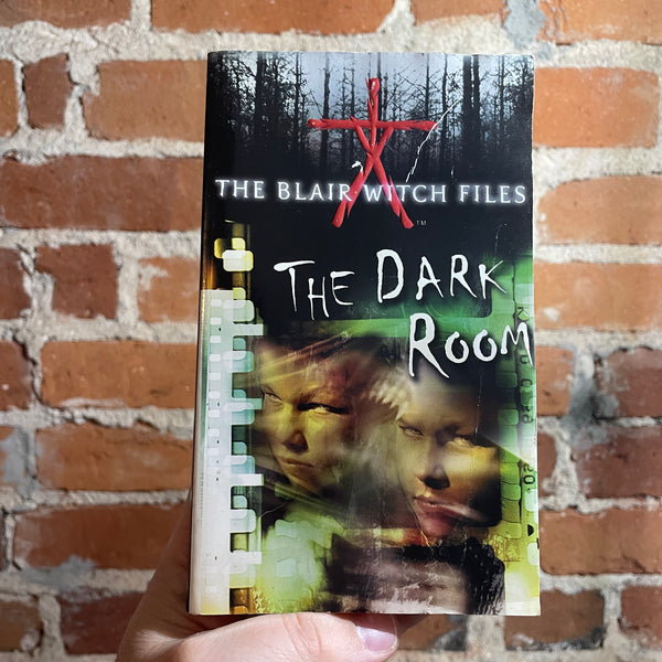 The Dark Room: The Blair Witch Files #2 - Cade Merrill - 2000 Bantam Books Paperback