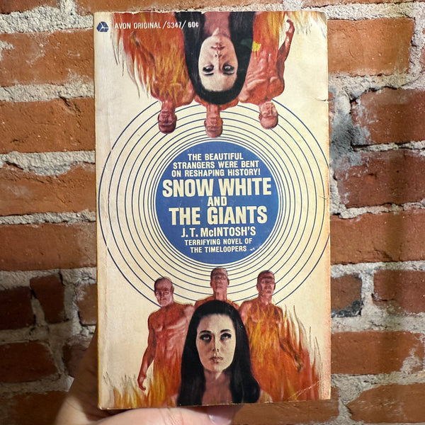 Snow White and the Giants 1 J.T. McIntosh - 1968 1st Avon Paperback - Carl Cassler Cover