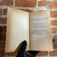 Canterbury Tales - Chaucer - A Bantam Dual-Language Book Chaucer - Edited by A. Kent Hieatt and Constance Hieatt - 1964 8th Paperback