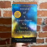 Record of a Spaceborn Few - Becky Chambers - 2019 Paperback