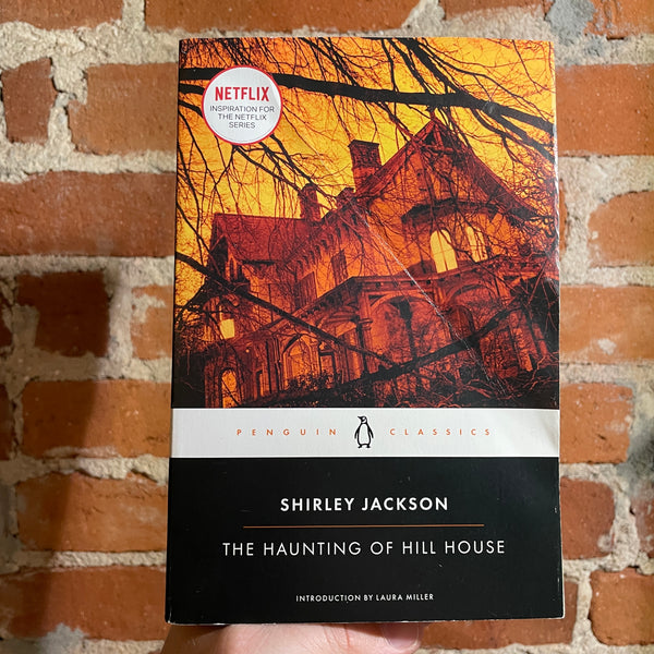 The Haunting of Hill House - Shirley Jackson - Penguin Books Classics Paperback