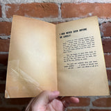 Stranger In My Bed - Val Seran - 1967 Bee-Line Books, Inc. Paperback