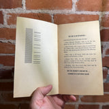A Hearse of a Different Color - Alfred Hitchcock - 1980 Dell Books Paperback