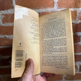 The Tombs of Atuan - Ursula K. Le Guin - Bantam Books Paperback - Yvonne Gilbert Cover