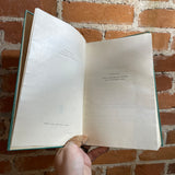 Russian Architecture: Trends in Nationalism and Modernism - Arthur Voyce - Hardback