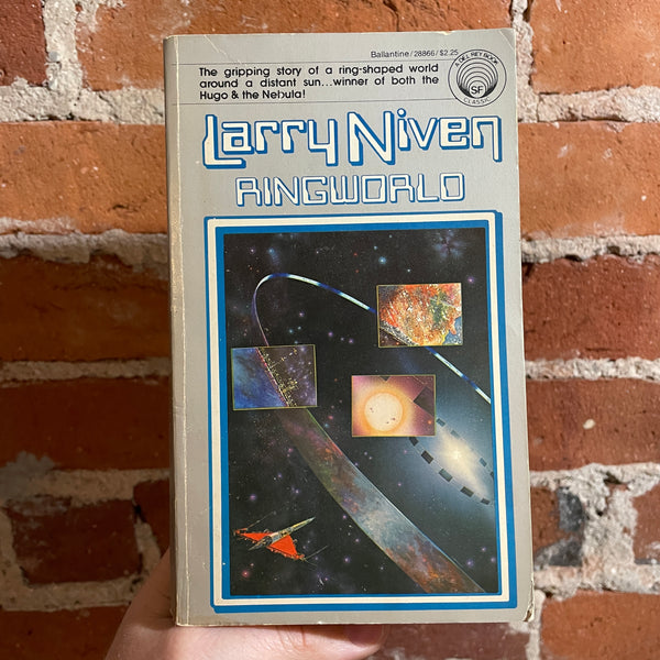 Ringworld - Larry Niven - 1979 Del Rey Books Paperback - Rick Sternbach Cover