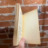 A Darkness In My Soul - Dean R. Koontz - 1972 Daw Books Paperback #12 - Jack Gaughan Cover Reading Copy