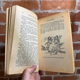 Little Women - Louisa M. Alcott - 1981 Sharon Publications Trade Paperback - J. Hann Cover