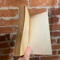 The Hugo Winners - Edited by Isaac Asimov - 1962 Avon Books Paperback