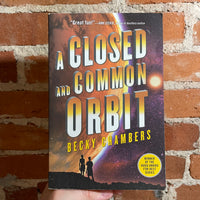 A Closed and Common Orbit - Becky Chambers - 2016 Harper Voyager Paperback