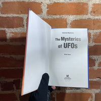 Unsolved Mysteries: The Mysteries of UFOs - Brian Innes - 1999 Steck-Vaughn Company Hardback