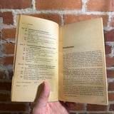 Revolutions: A Comparative Study: From Cromwell to Castro - Edited by Lawrence Kaplan - 1973 Vintage Books Paperback