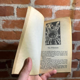 The Tombs of Atuan - Ursula K. Le Guin - Bantam Books Paperback - Yvonne Gilbert Cover