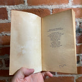 The Snows of Kilimanjaro and Other Stories - Ernest Hemingway - 1986 Collier Books Paperback