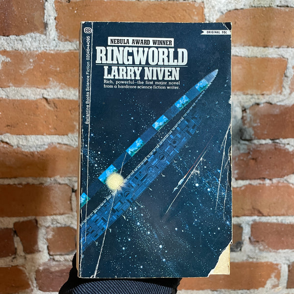 Ringworld - Larry Niven - 1971 Paperback - Dean Ellis Cover