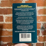 Dirk Gently’s Holistic Detective Agency - Douglas Adams - 1988 Pocket Books Paperback
