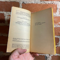 Nine Tomorrows - Isaac Asimov - 1960 Bantam Books Paperback