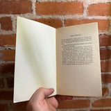 The Visitors - Clifford R. Simak - 1981 Methuan Books Paperback - Chris Moore Cover