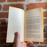 Earthlight - Arthur C. Clarke - 1966 Ballantine Books Paperback - Dean Ellis Cover