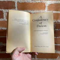 A Confederacy of Dunces - John Kennedy Toole 1981 Grove Press Paperback